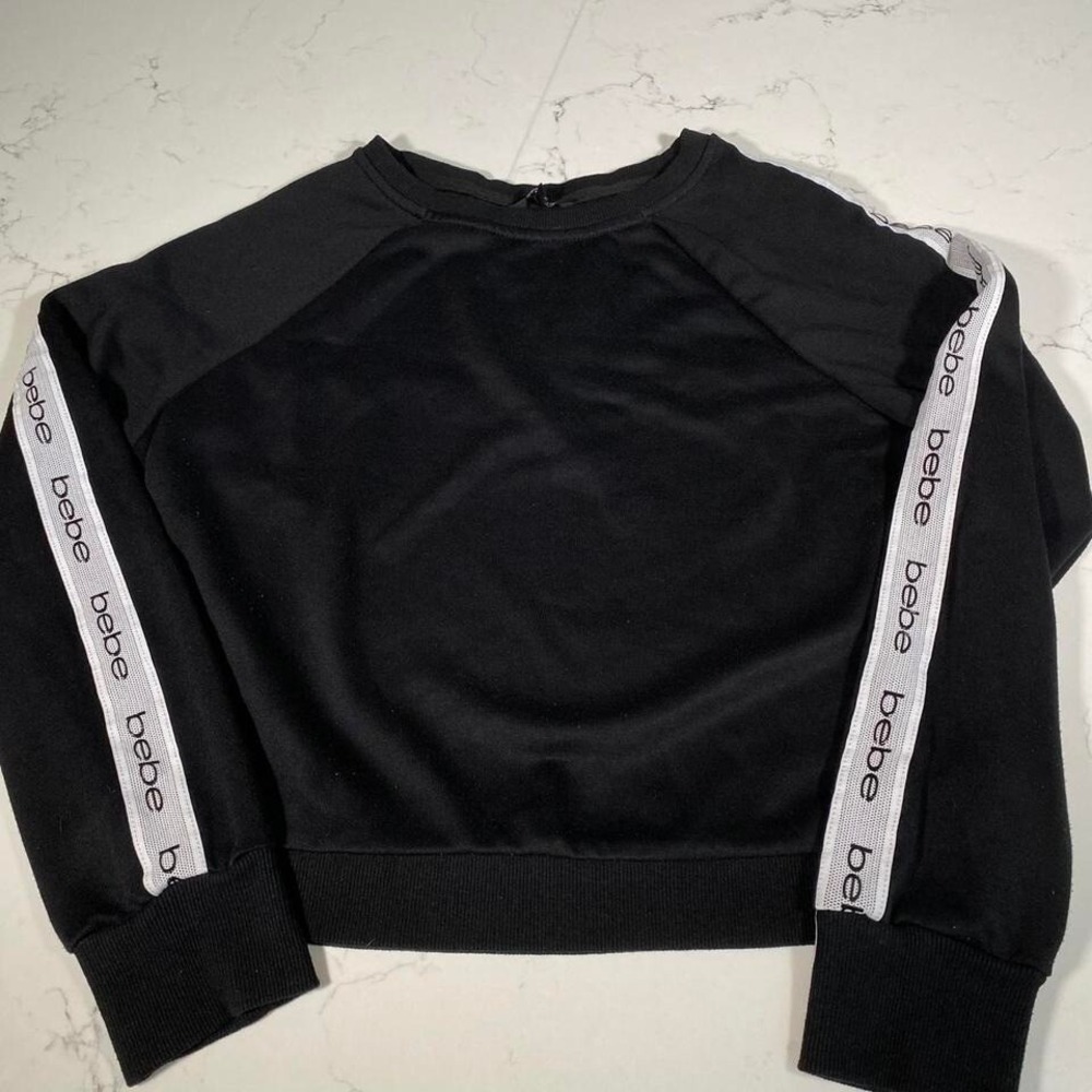 Bebe Sport Black Logo Sweatshirt – Size M – Cropped Pullover with Thumbholes